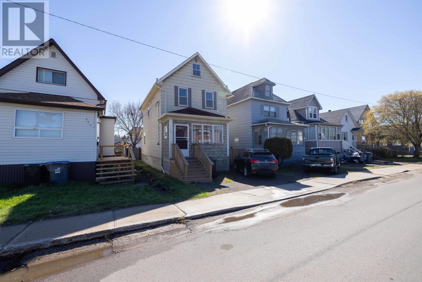 708 Mcleod St, Thunder Bay, Ontario  P7C 2Z6 - Photo 3 - TB2601472