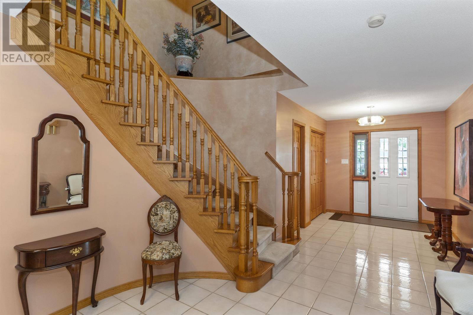 205 Kusznier Cres, Thunder Bay, Ontario  P7B 6K4 - Photo 5 - TB2601604