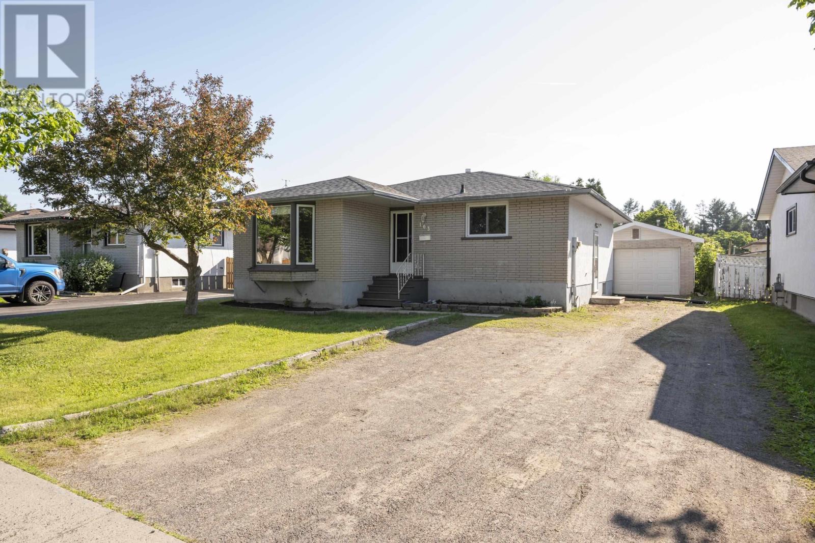 103 Elron Cres, Thunder Bay, Ontario  P7C 5T2 - Photo 1 - TB2601737