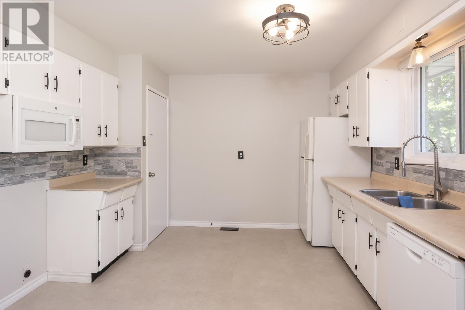 103 Elron Cres, Thunder Bay, Ontario  P7C 5T2 - Photo 7 - TB2601737