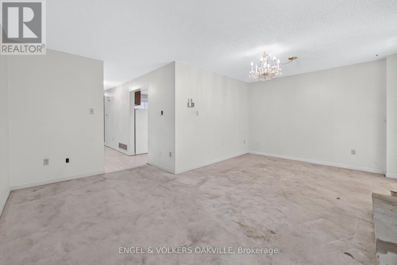 2463 Colter Court, Mississauga, Ontario  L5L 3K7 - Photo 11 - W13501008