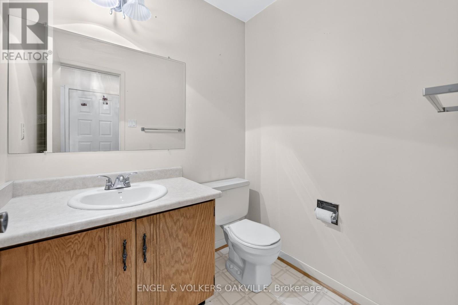 2463 Colter Court, Mississauga, Ontario  L5L 3K7 - Photo 9 - W13501008