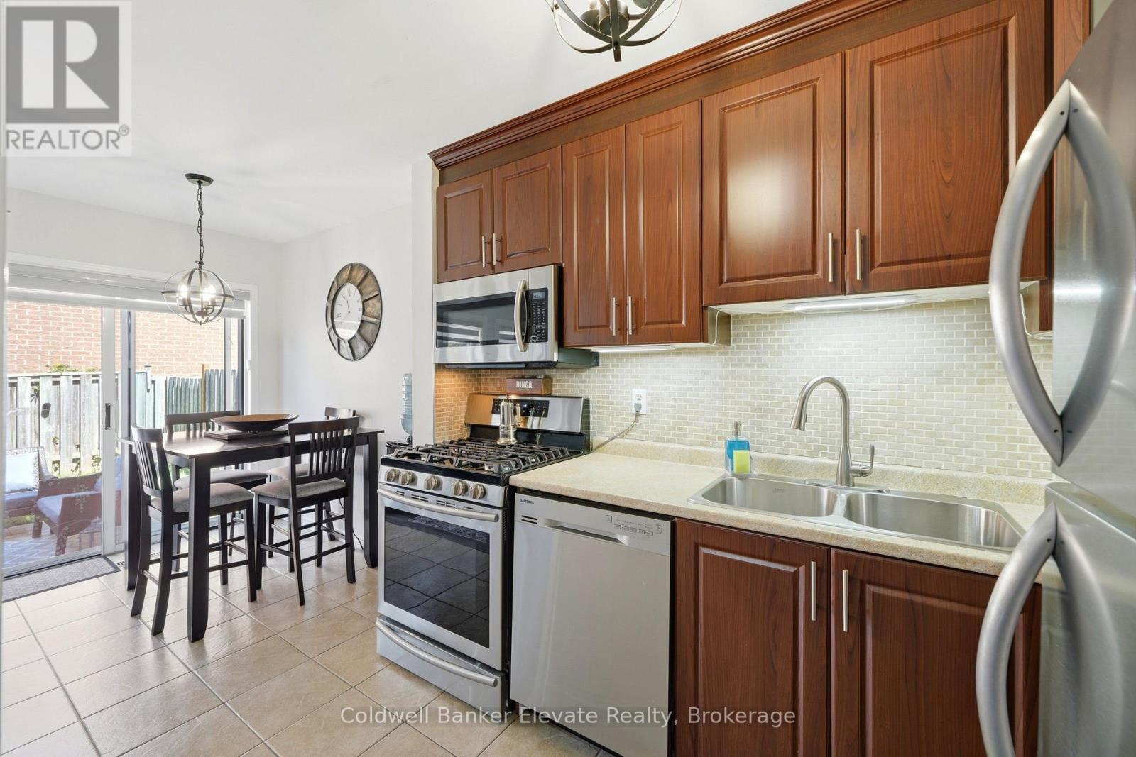 22 Goldenlight Circle, Brampton, Ontario  L6X 4N6 - Photo 11 - W13501050