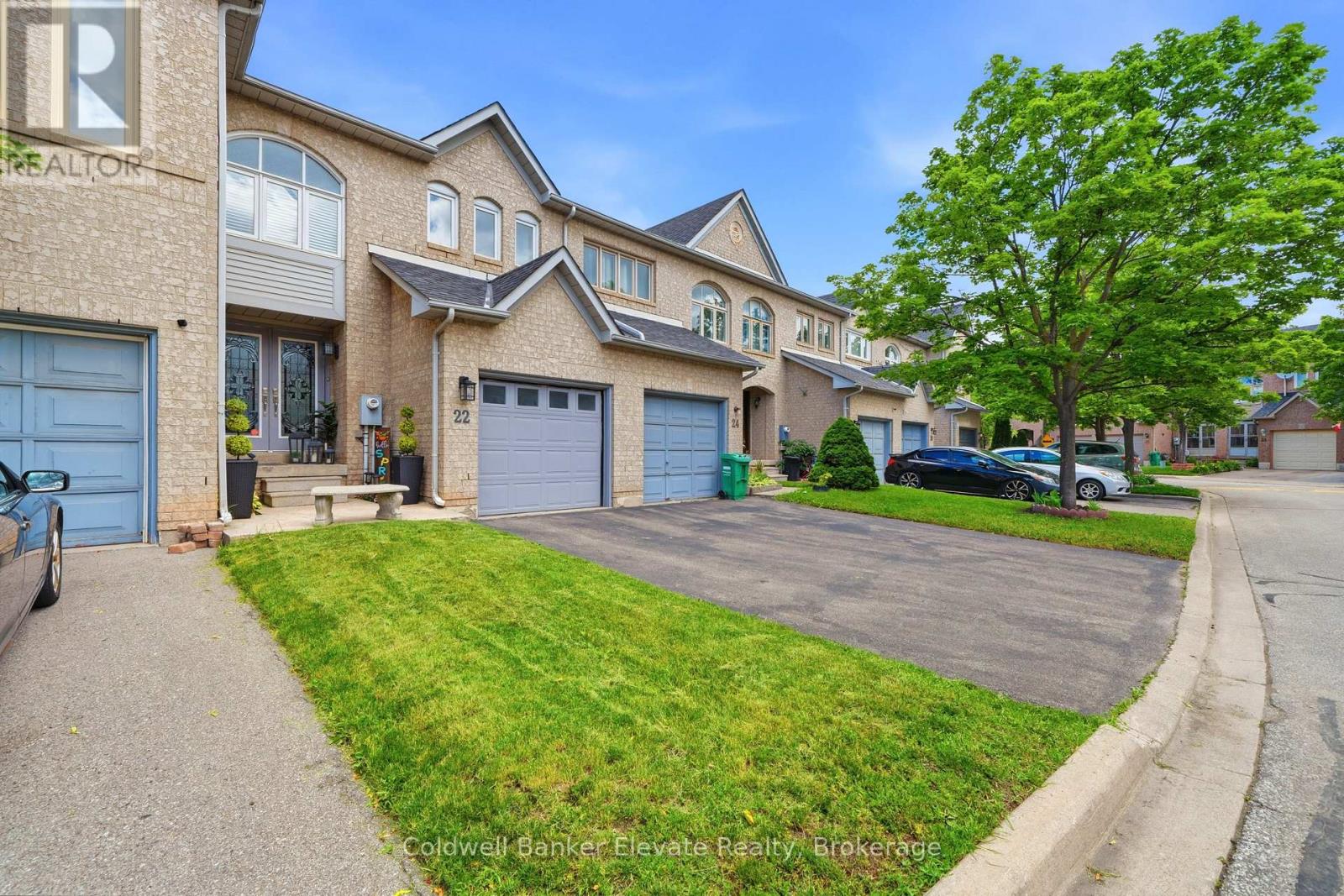 22 Goldenlight Circle, Brampton, Ontario  L6X 4N6 - Photo 2 - W13501050