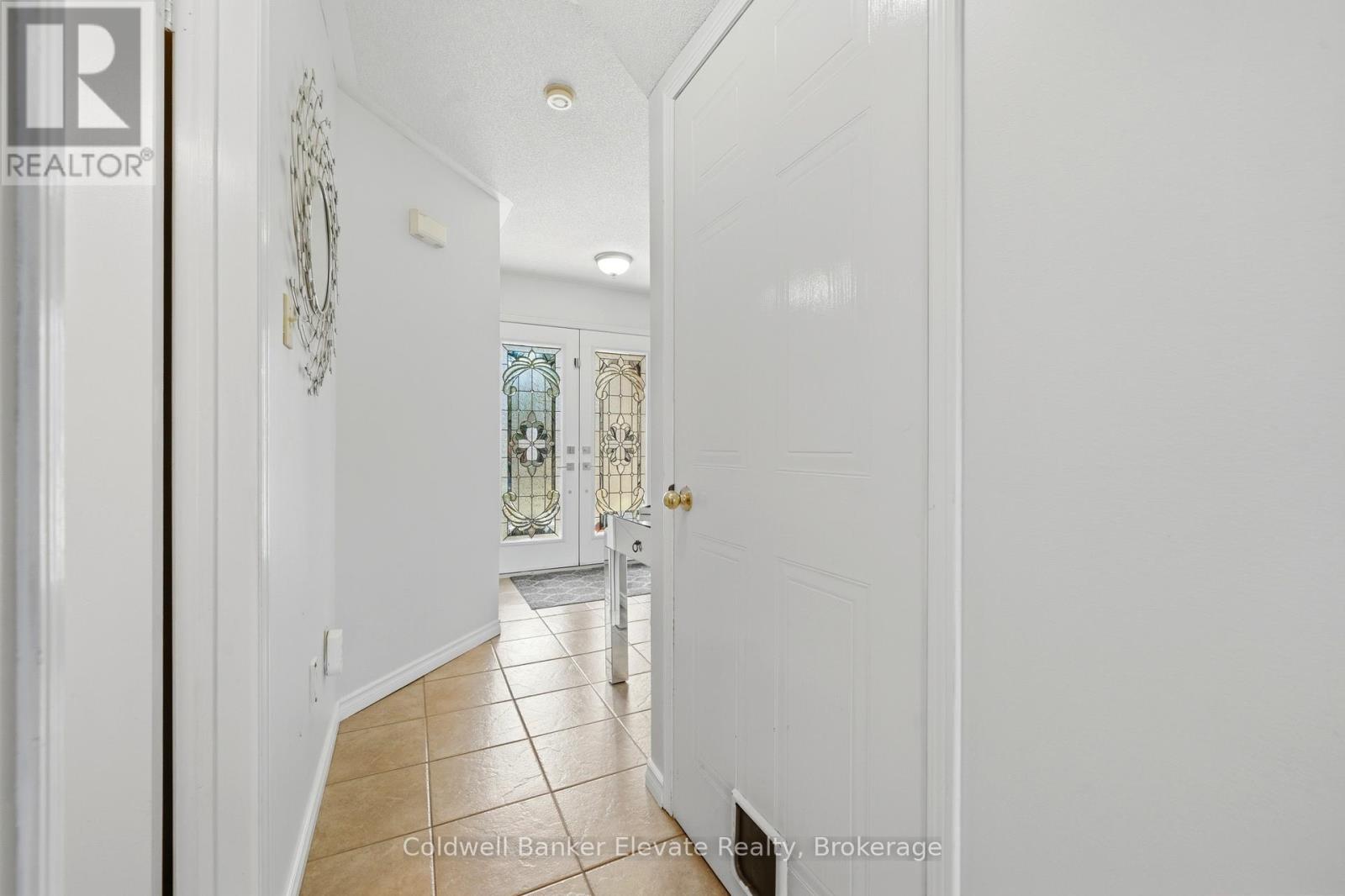 22 Goldenlight Circle, Brampton, Ontario  L6X 4N6 - Photo 6 - W13501050