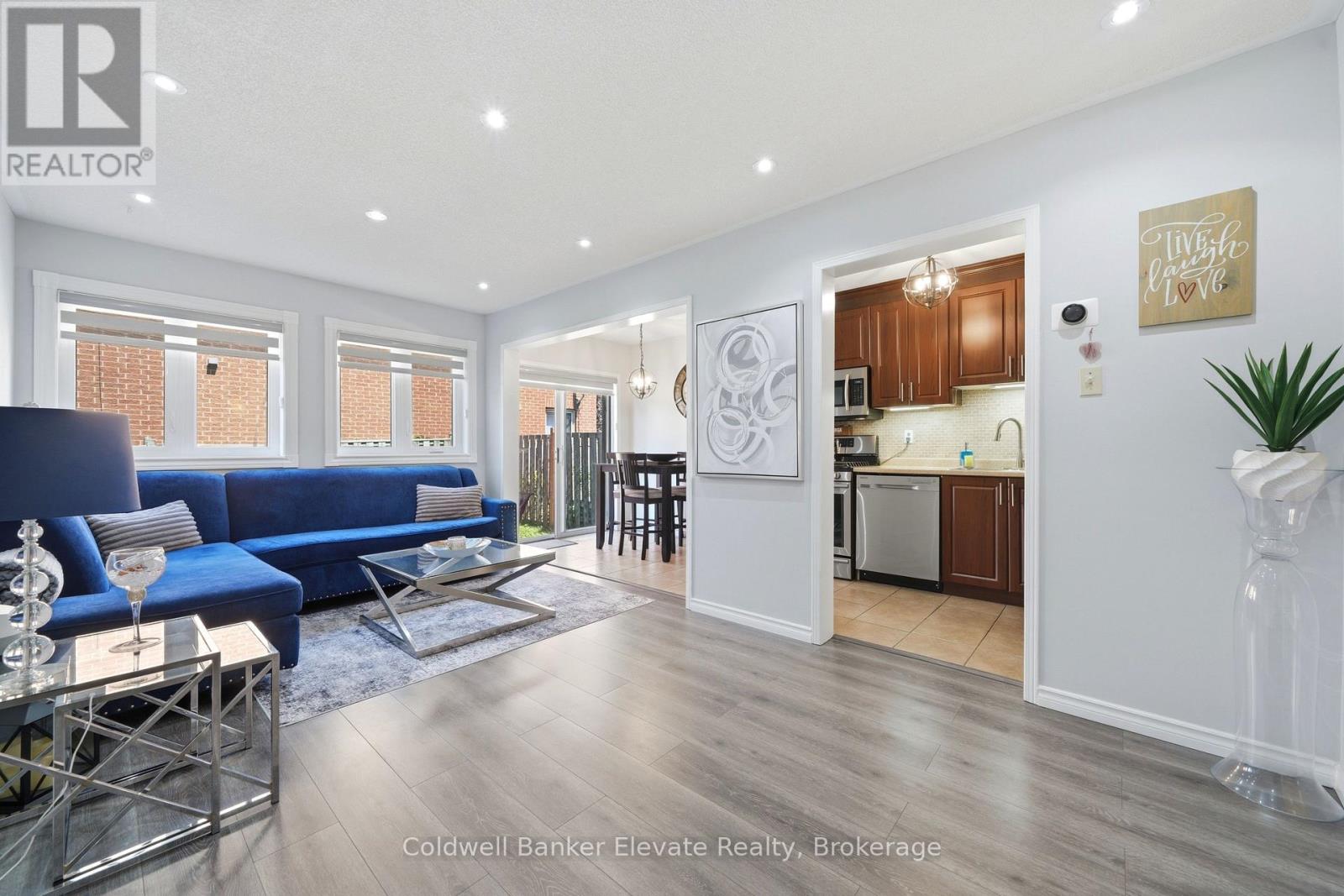 22 Goldenlight Circle, Brampton, Ontario  L6X 4N6 - Photo 7 - W13501050