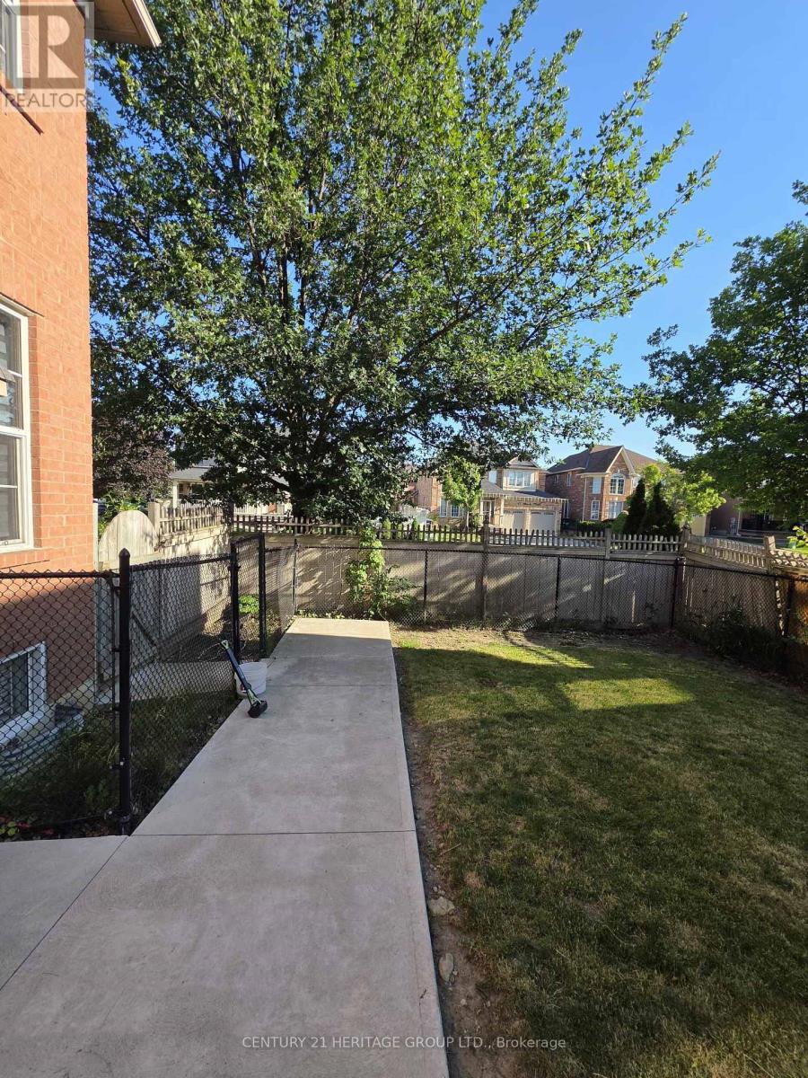 52 Brock Drive, Brampton, Ontario  L6P 1A2 - Photo 35 - W13501082