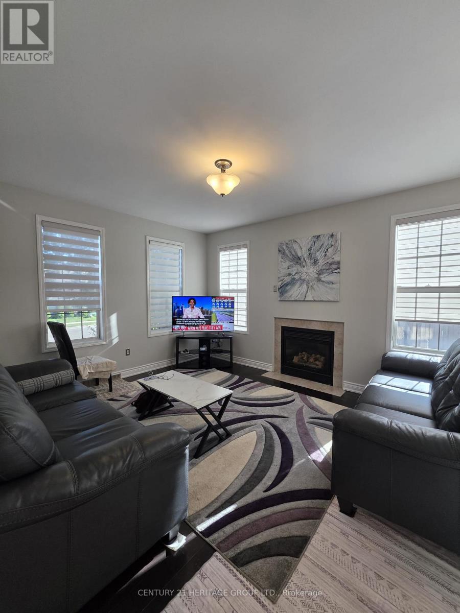 52 Brock Drive, Brampton, Ontario  L6P 1A2 - Photo 9 - W13501082
