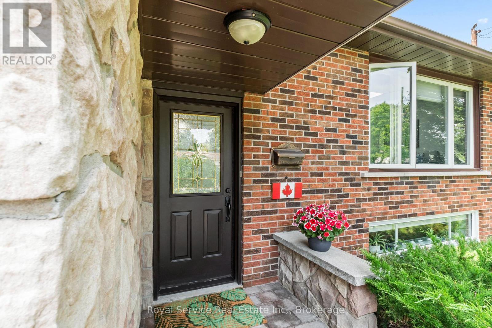 460 HARWOOD DRIVE, Oshawa, Ontario