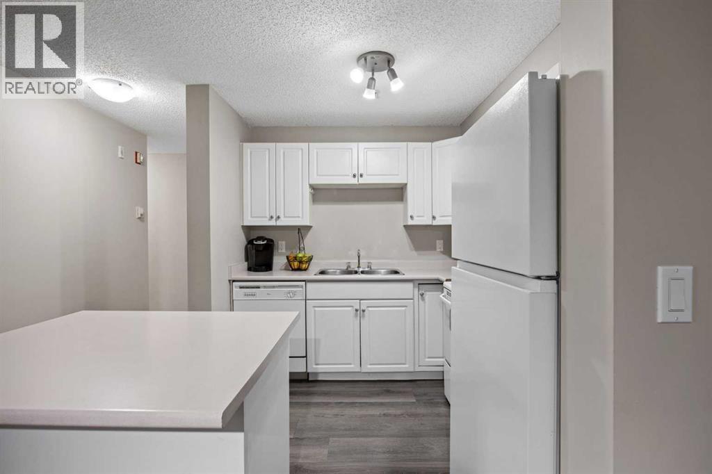 2206, 2000 Millrise Point Sw, Calgary, Alberta  T2P 3W4 - Photo 4 - A2325087