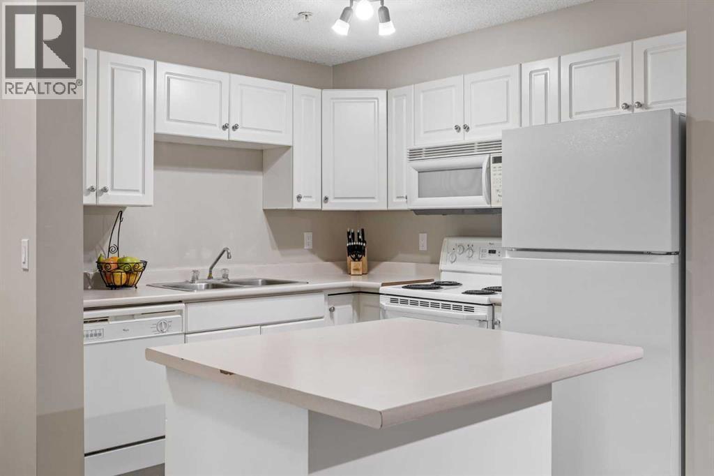 2206, 2000 Millrise Point Sw, Calgary, Alberta  T2P 3W4 - Photo 3 - A2325087