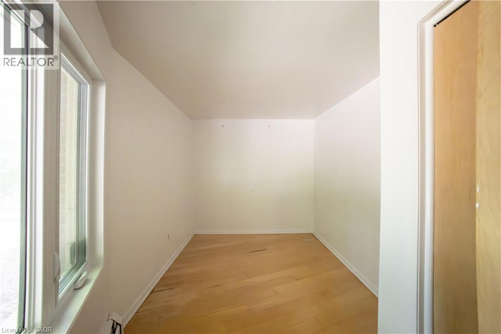 294 Algonquin Drive, Waterloo, Ontario  N2L 2S8 - Photo 38 - 40836179