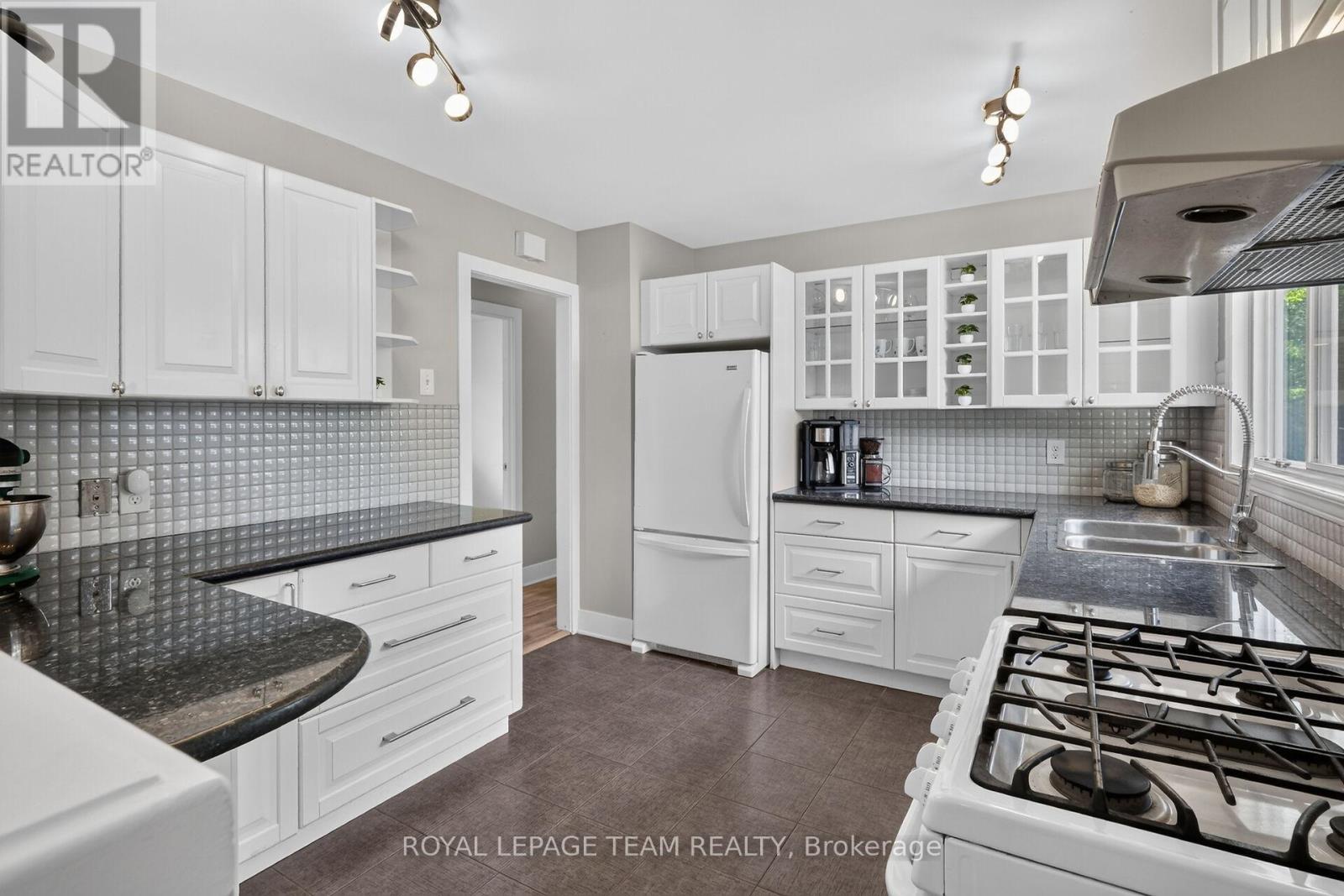 2 Whisperwood Street, Ottawa, Ontario  K0A 3P0 - Photo 12 - X13501344