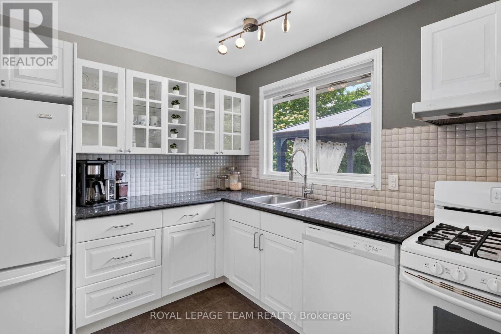 2 Whisperwood Street, Ottawa, Ontario  K0A 3P0 - Photo 15 - X13501344