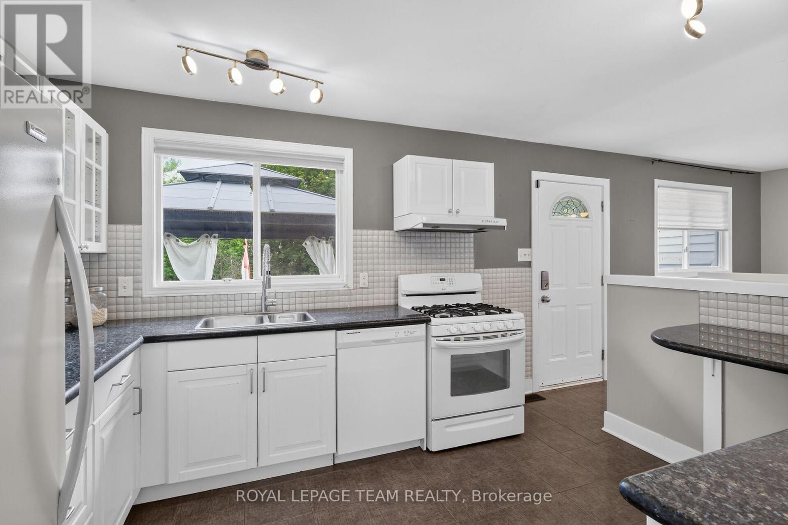2 Whisperwood Street, Ottawa, Ontario  K0A 3P0 - Photo 16 - X13501344