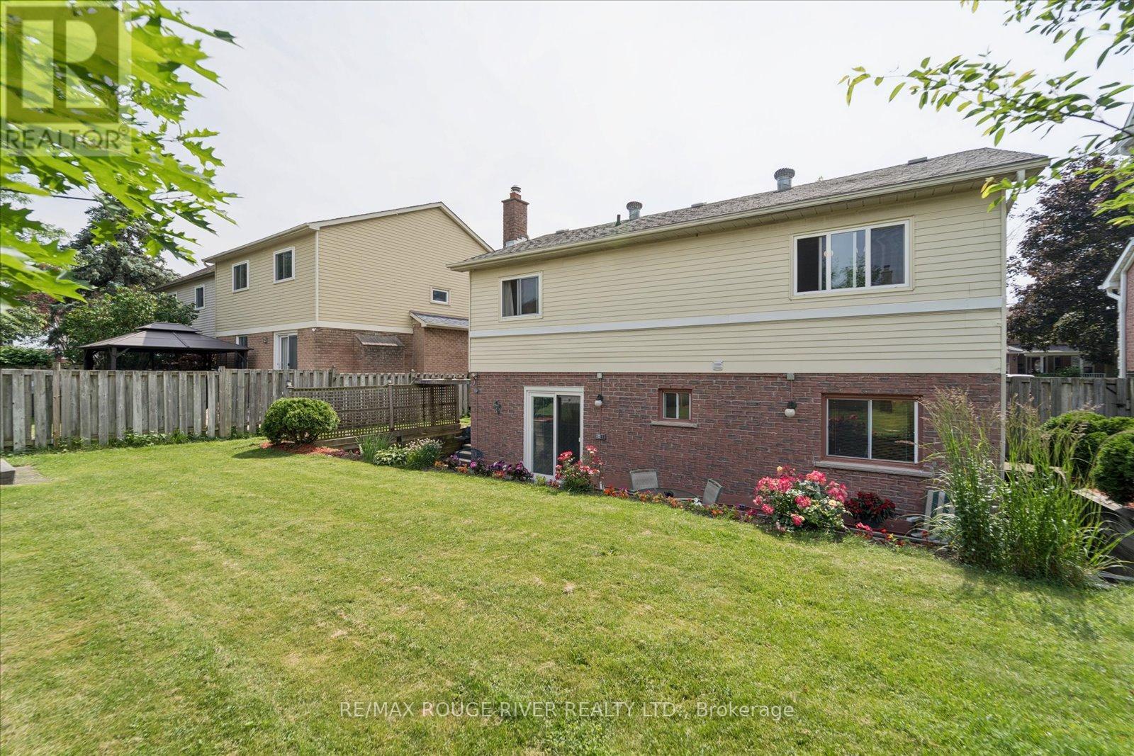 807 Red Maple Court, Whitby, Ontario  L1N 7V7 - Photo 25 - E13497792