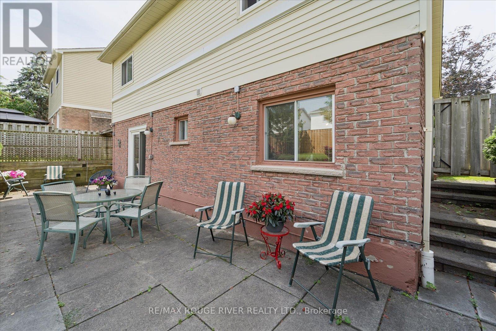 807 Red Maple Court, Whitby, Ontario  L1N 7V7 - Photo 22 - E13497792