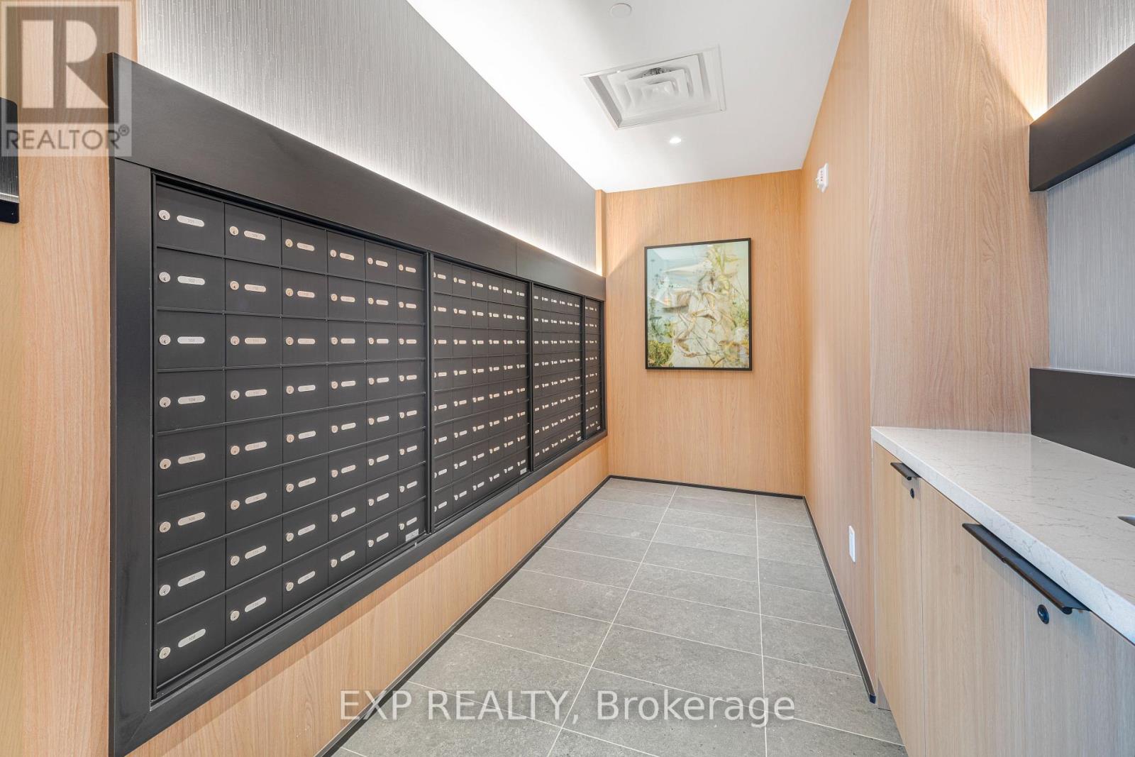 204 - 740 Whitlock Avenue, Milton, Ontario  L9E 2B4 - Photo 4 - W13481852