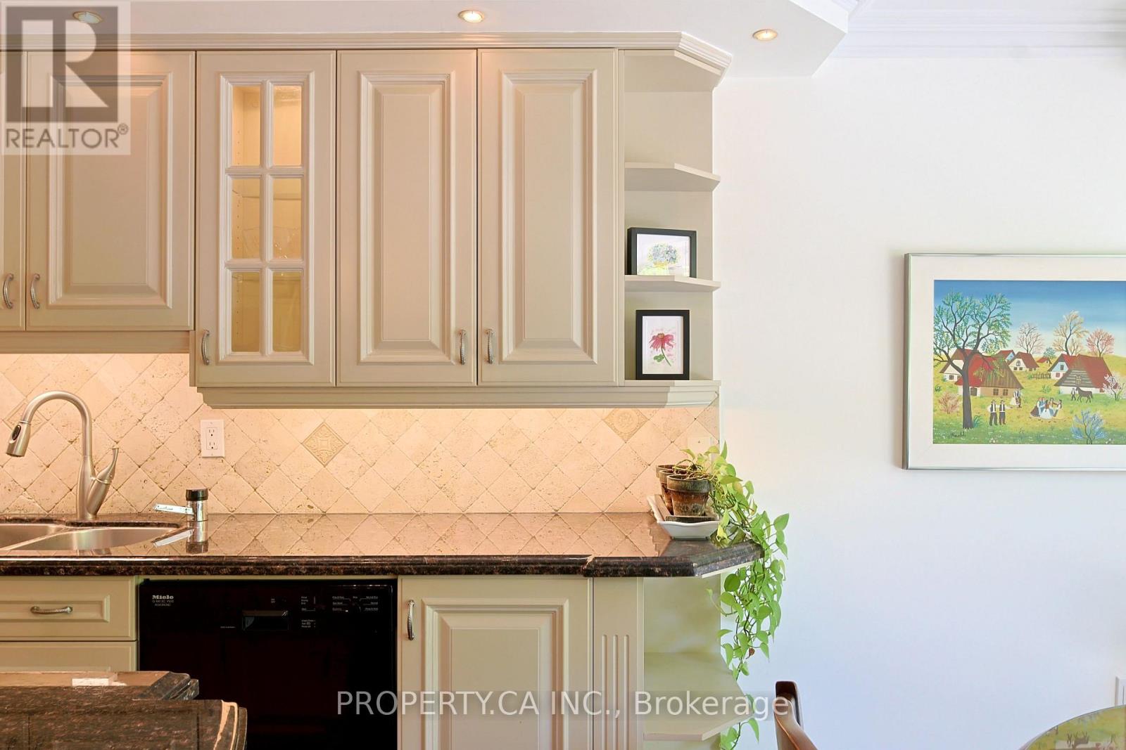 203 - 18 Lower Village Gate, Toronto, Ontario M5P 3M1 - Photo 14 - C13501368
