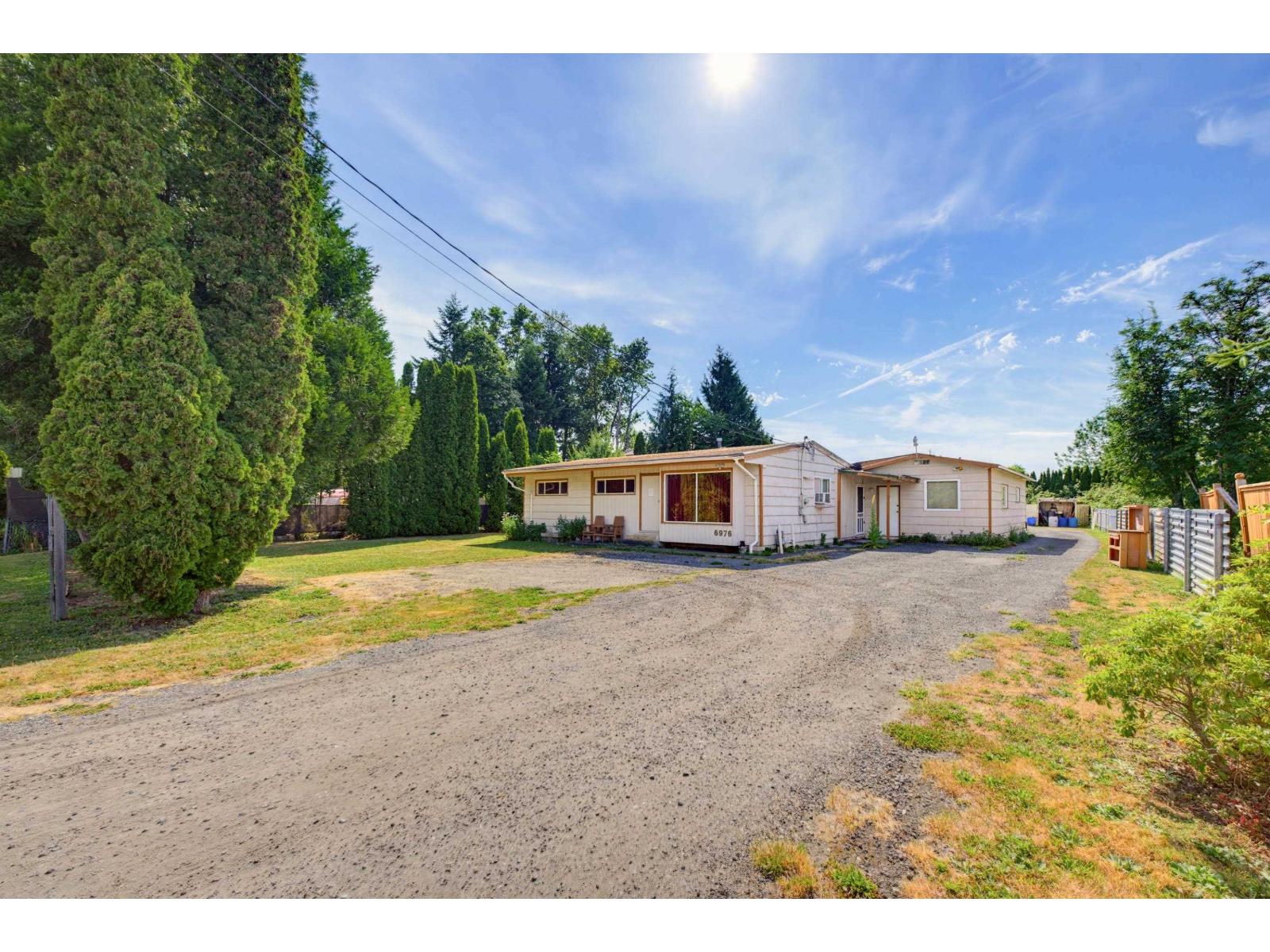 6976 Glover Road, Langley, British Columbia  V2Y 1X9 - Photo 2 - R3140614