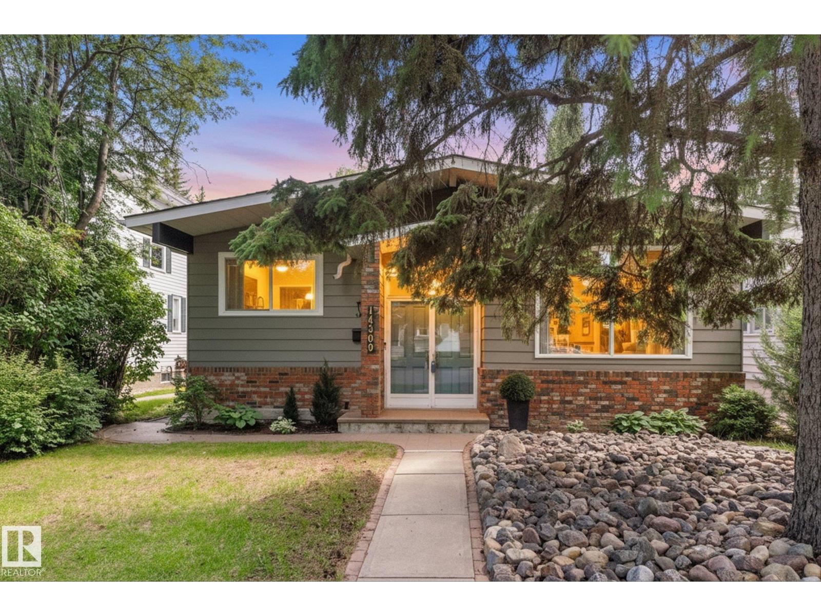 14309 101 AV NW, Edmonton, Alberta