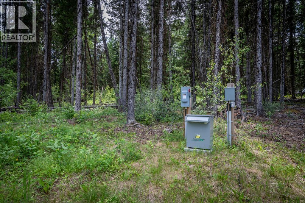 7231 Kingfisher Road, Lone Butte, British Columbia  V0K 1X1 - Photo 12 - R3140803
