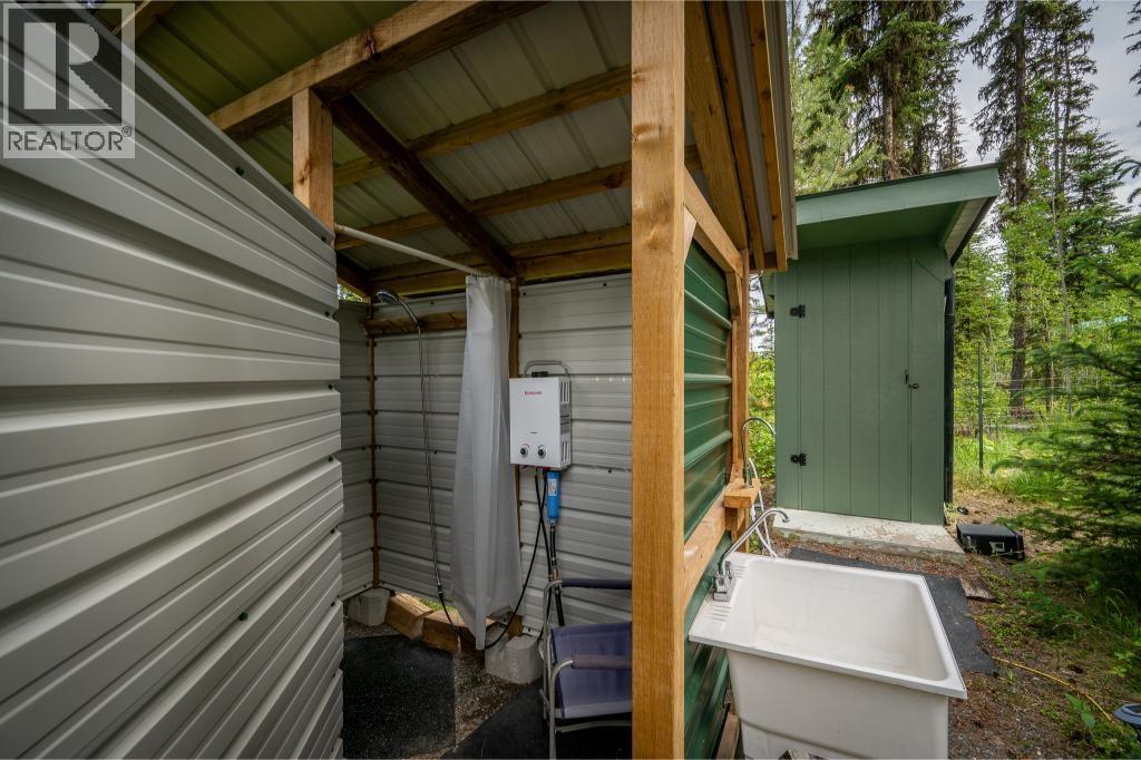 7231 Kingfisher Road, Lone Butte, British Columbia  V0K 1X1 - Photo 18 - R3140803