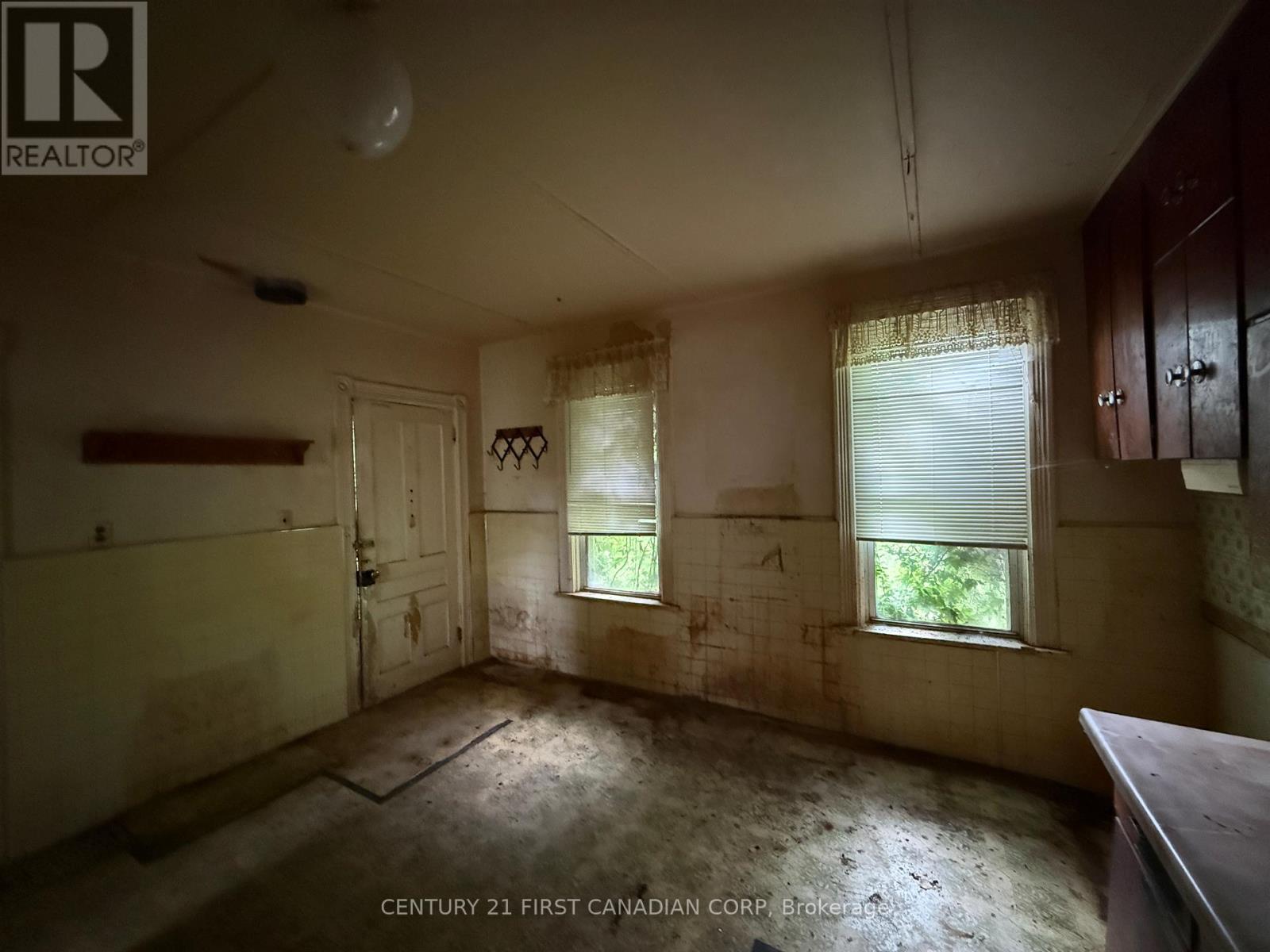190 Church Street, North Middlesex, Ontario  N0M 1A0 - Photo 21 - X13501006