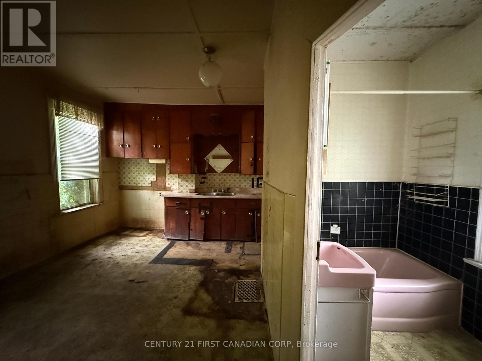 190 Church Street, North Middlesex, Ontario  N0M 1A0 - Photo 24 - X13501006
