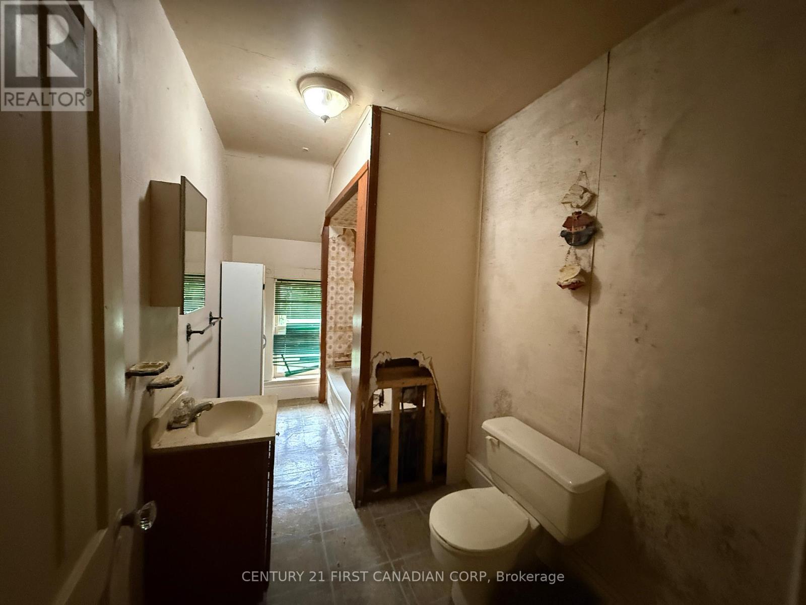 190 Church Street, North Middlesex, Ontario  N0M 1A0 - Photo 30 - X13501006