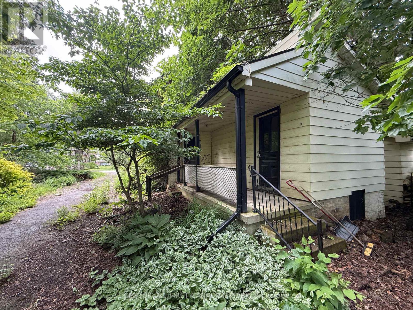 190 Church Street, North Middlesex, Ontario  N0M 1A0 - Photo 7 - X13501006
