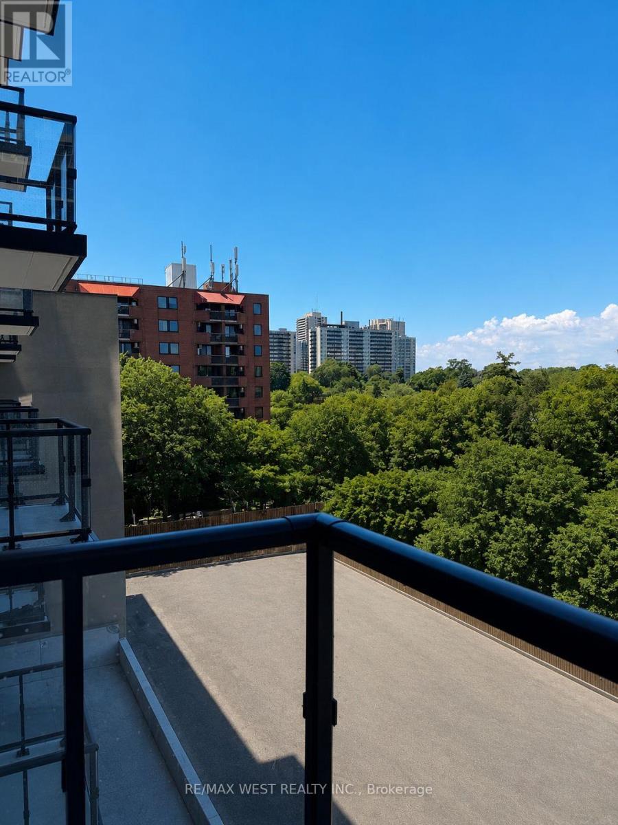 318 - 1660 Bloor Street W, Toronto, Ontario  M6P 0C6 - Photo 13 - W13501114