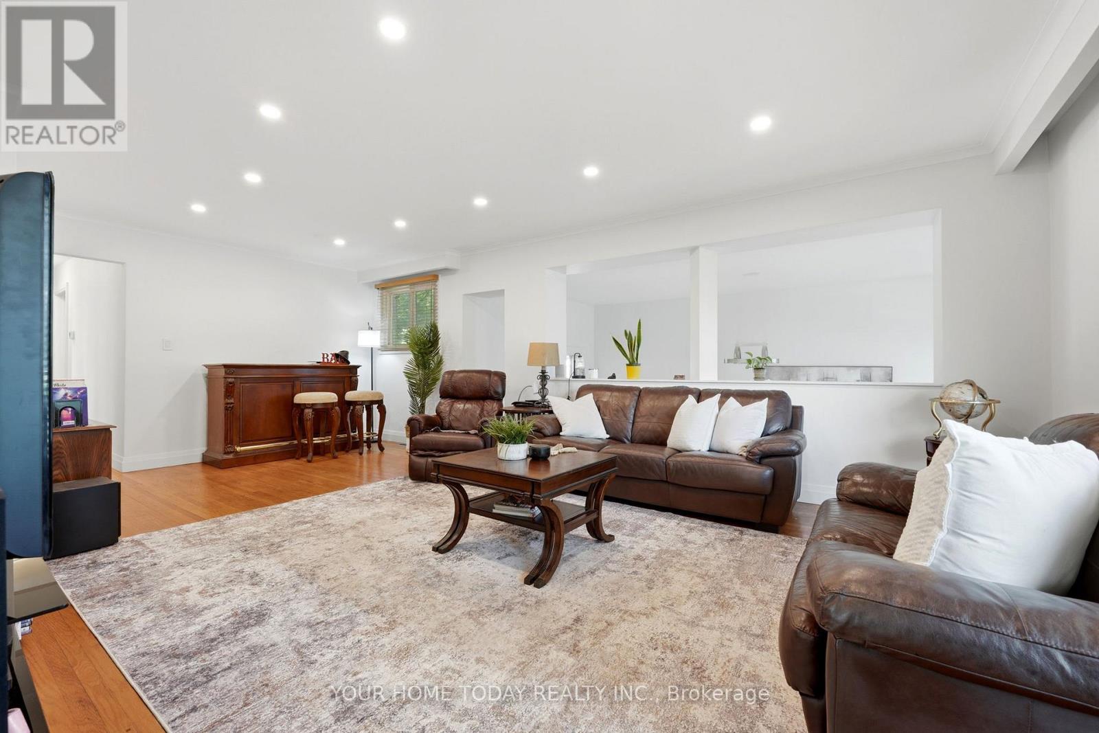 338 Delrex Boulevard, Halton Hills, Ontario  L7G 4H4 - Photo 6 - W13501304