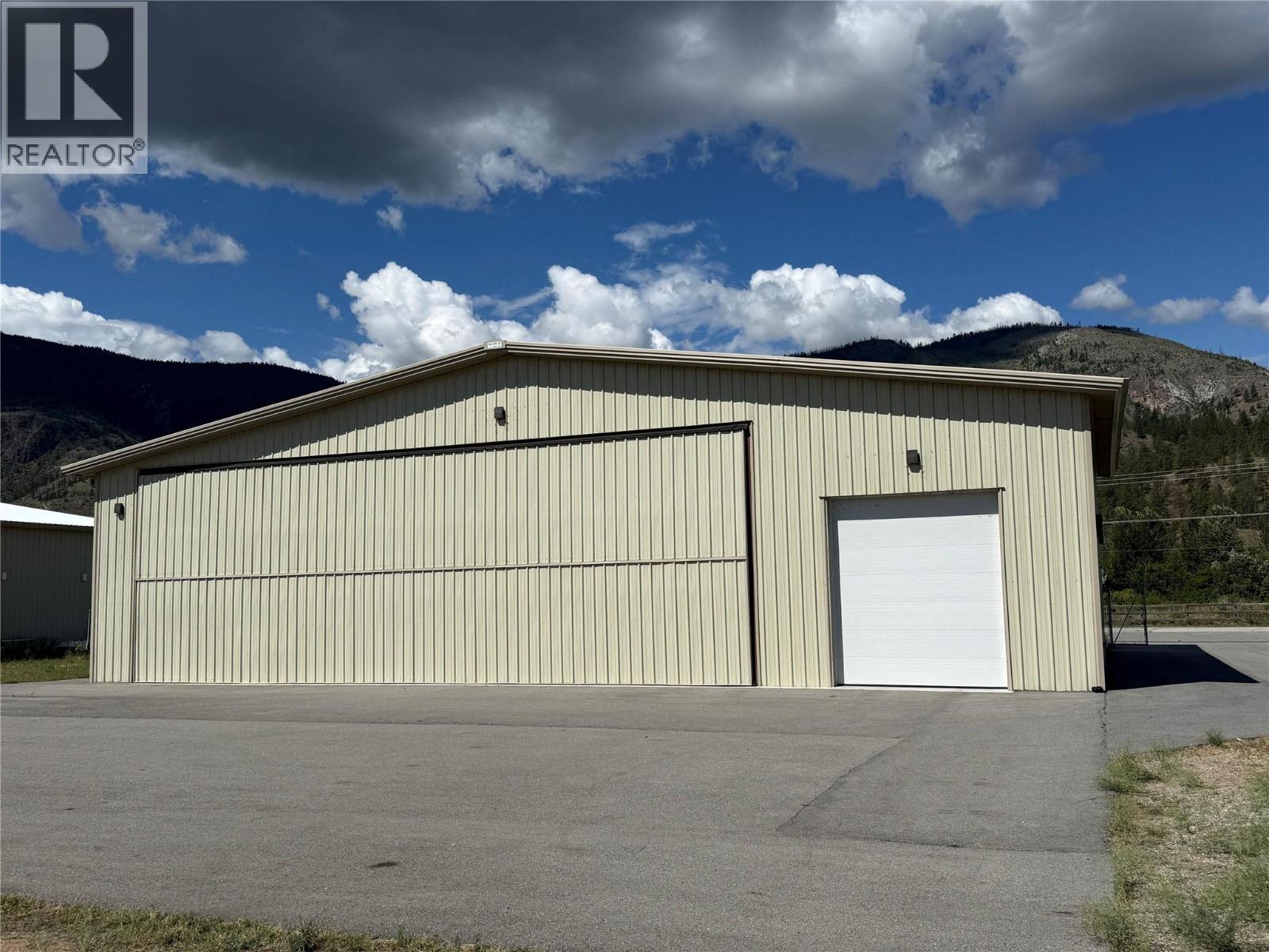 3156 Airport Road, Penticton, British Columbia  V2A 8X1 - Photo 1 - 10392242