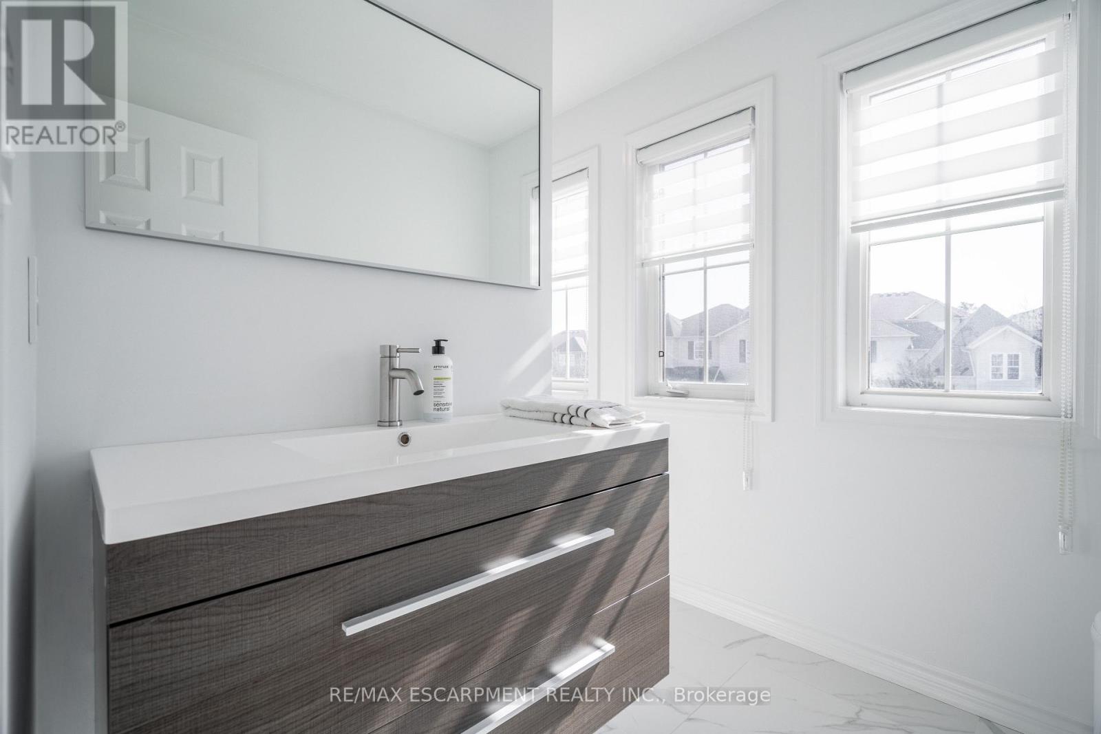 80 Montreal Circle, Hamilton, Ontario  L8E 0C9 - Photo 28 - X13501346