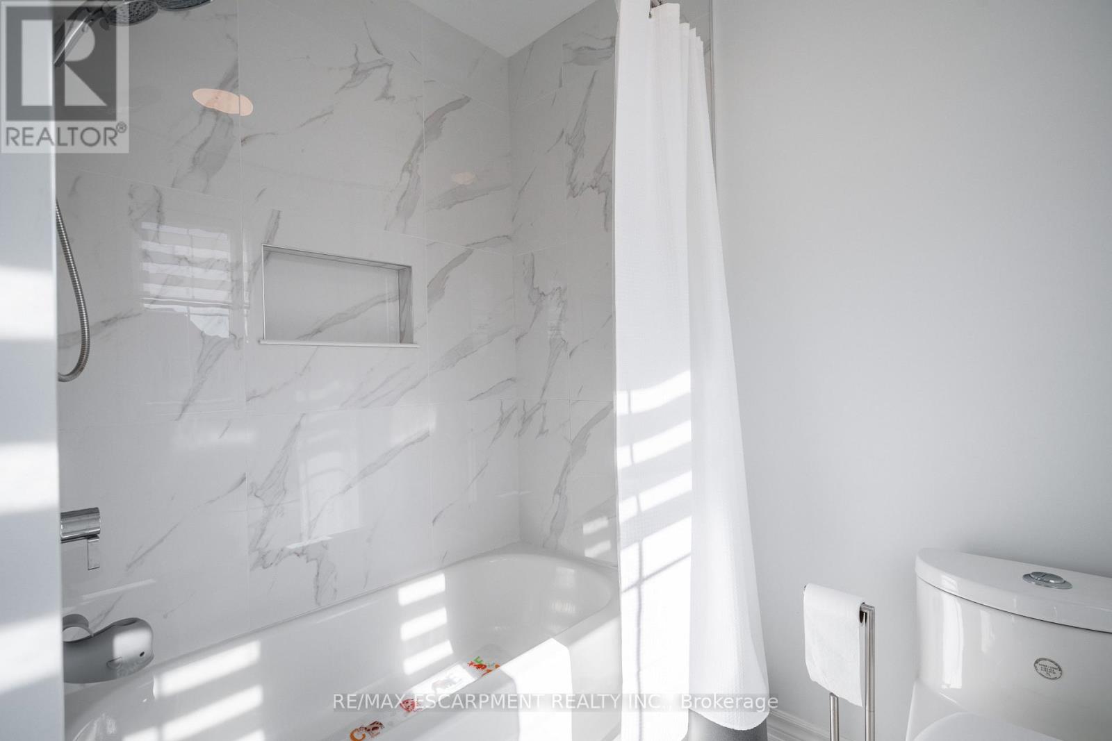 80 Montreal Circle, Hamilton, Ontario  L8E 0C9 - Photo 30 - X13501346