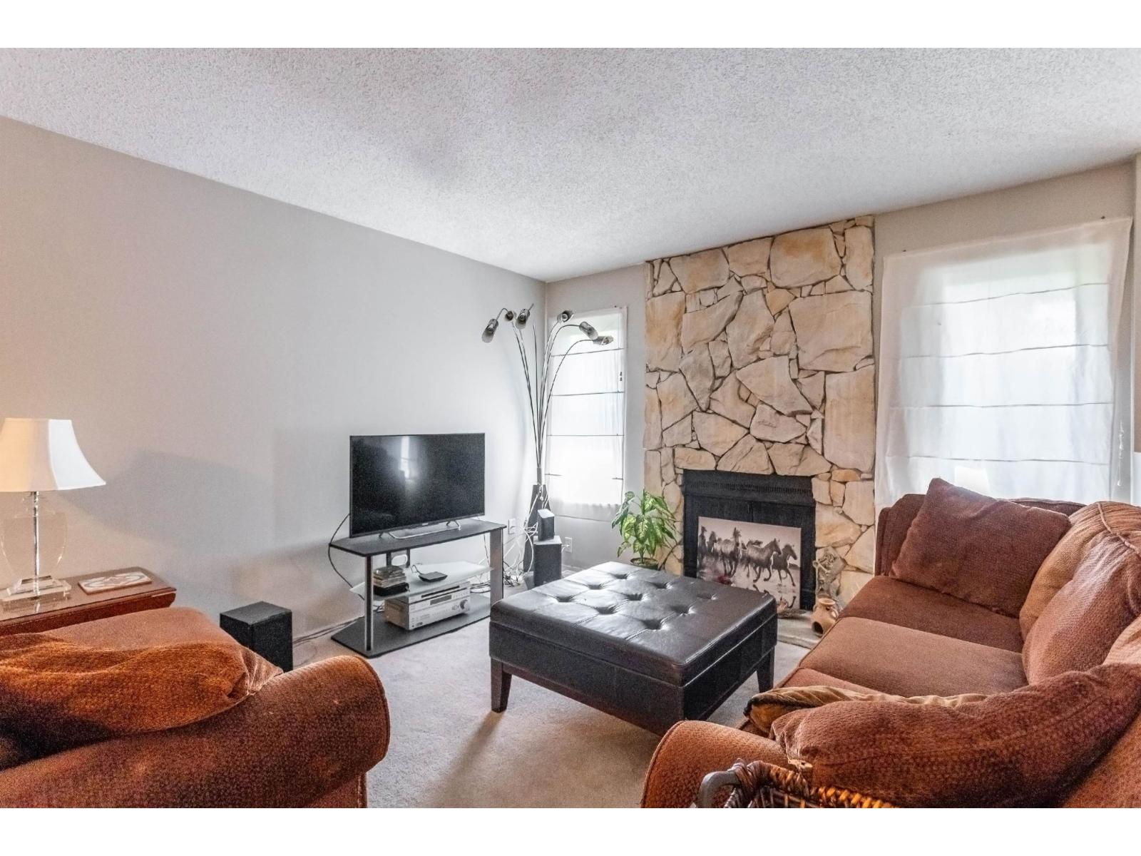 2253 Willoughby Way, Langley, British Columbia  V2Y 1B8 - Photo 3 - R3140761