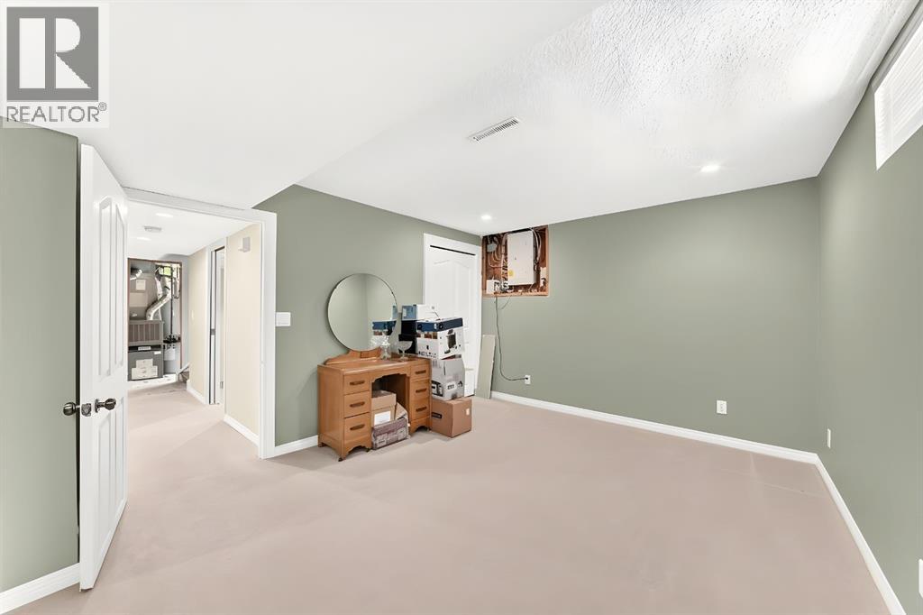 1208 Mackid Road Ne, Calgary, Alberta  T2E 6B1 - Photo 29 - A2322014