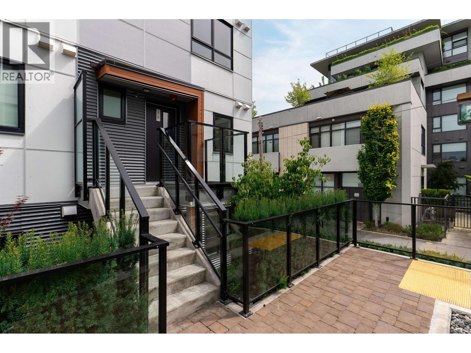 18 520 W 28th Avenue, Vancouver, British Columbia  V5Z 2H1 - Photo 2 - R3140740