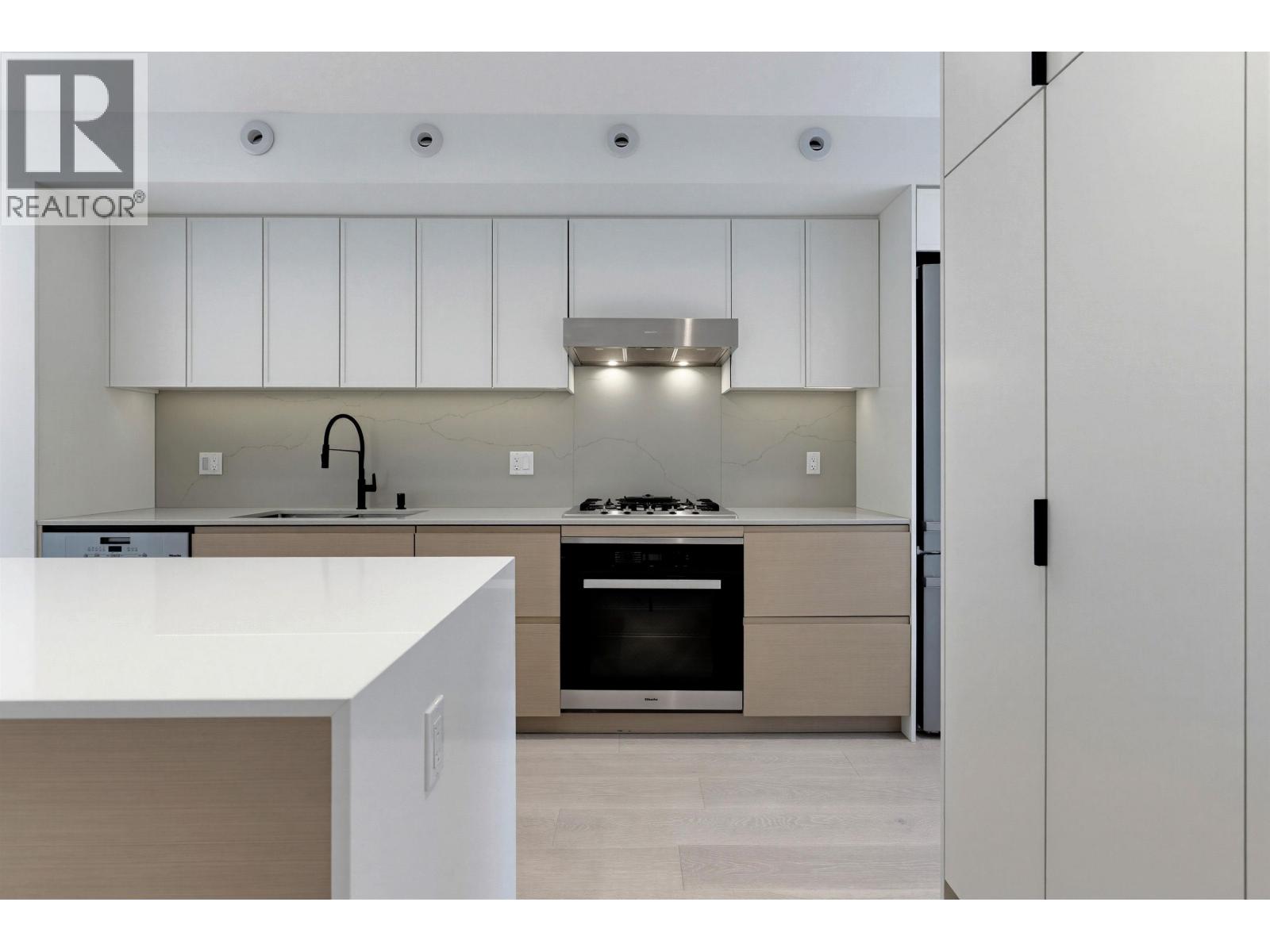 18 520 W 28th Avenue, Vancouver, British Columbia  V5Z 2H1 - Photo 3 - R3140740