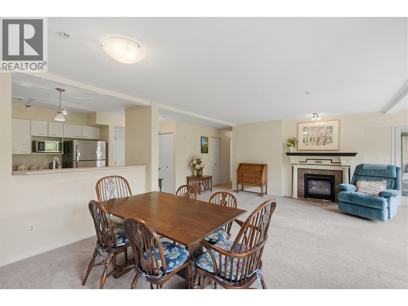 205 5855 Cowrie Street, Sechelt, British Columbia  V7Z 0K1 - Photo 4 - R3140774