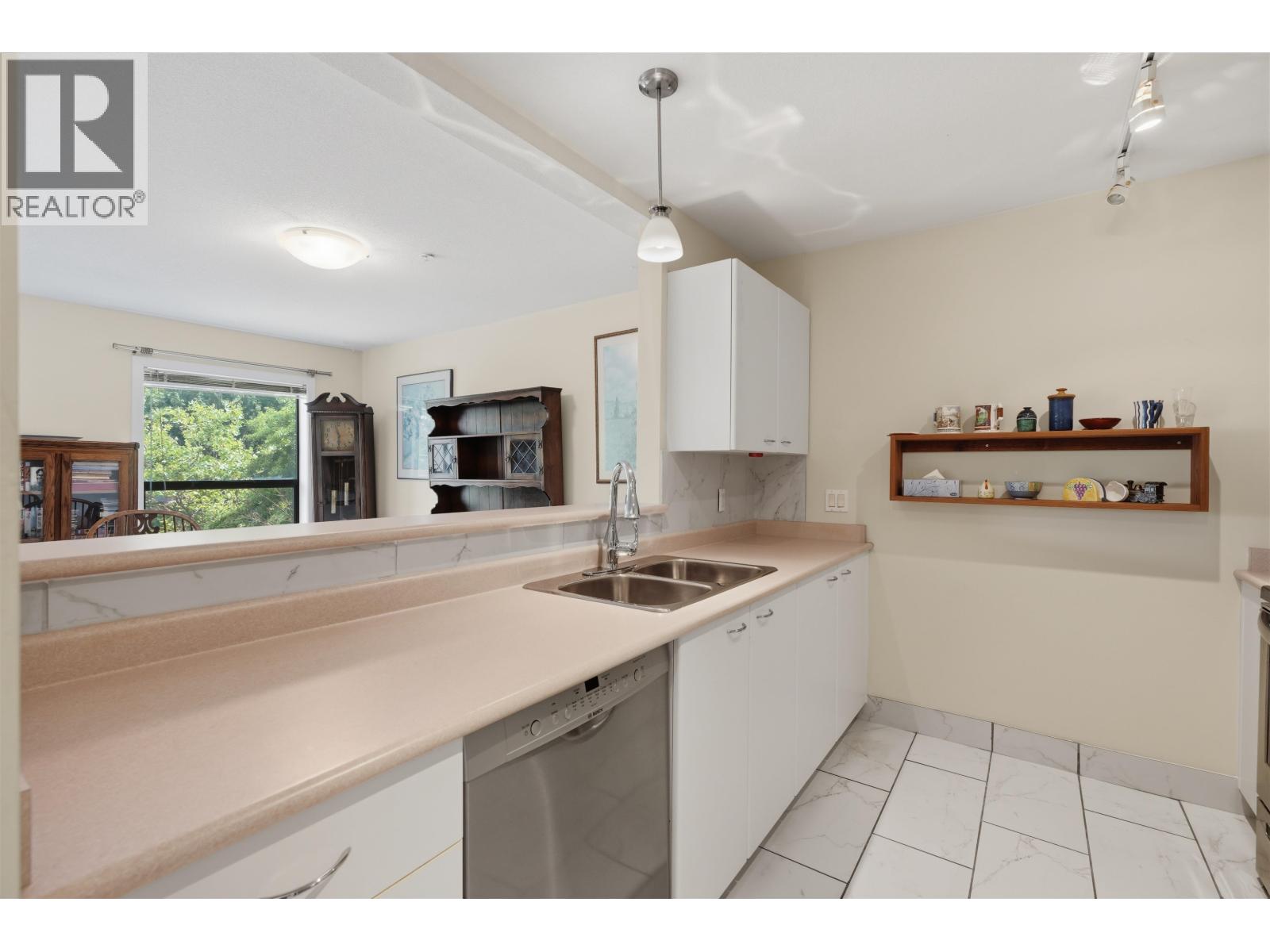 205 5855 Cowrie Street, Sechelt, British Columbia  V7Z 0K1 - Photo 6 - R3140774