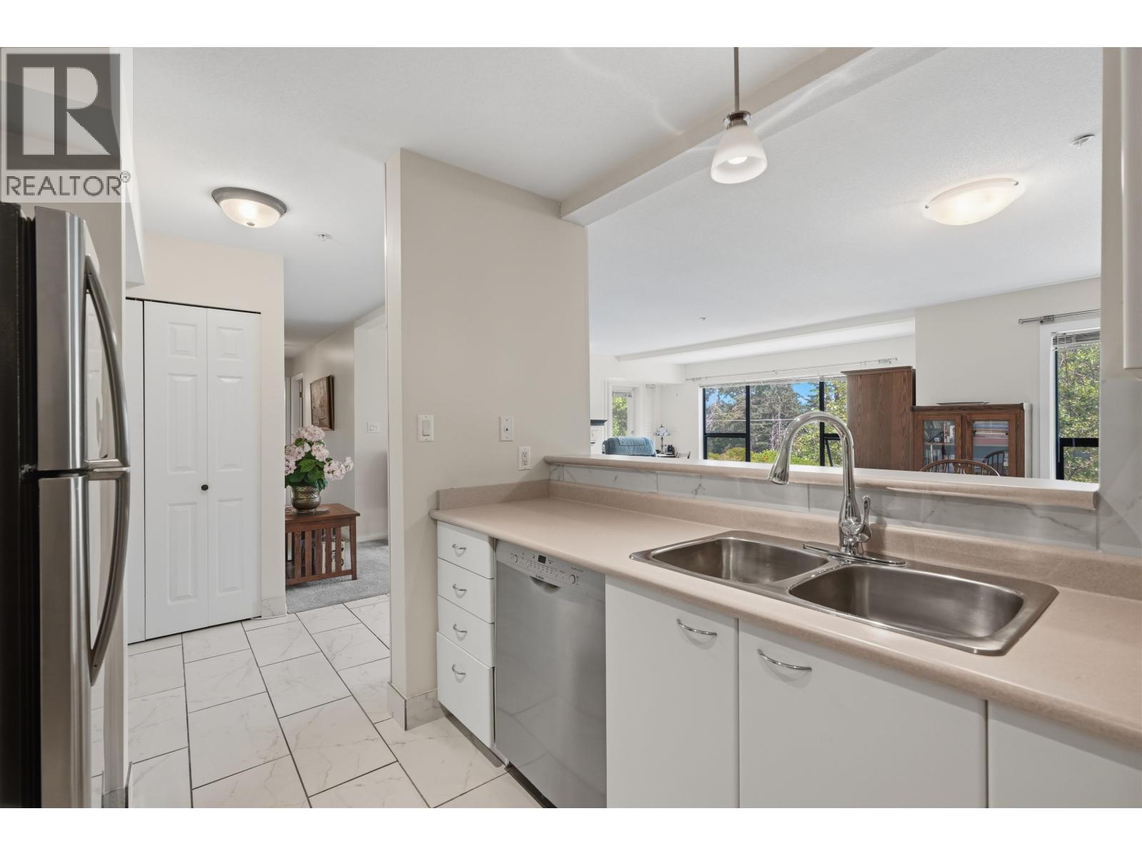 205 5855 Cowrie Street, Sechelt, British Columbia  V7Z 0K1 - Photo 9 - R3140774