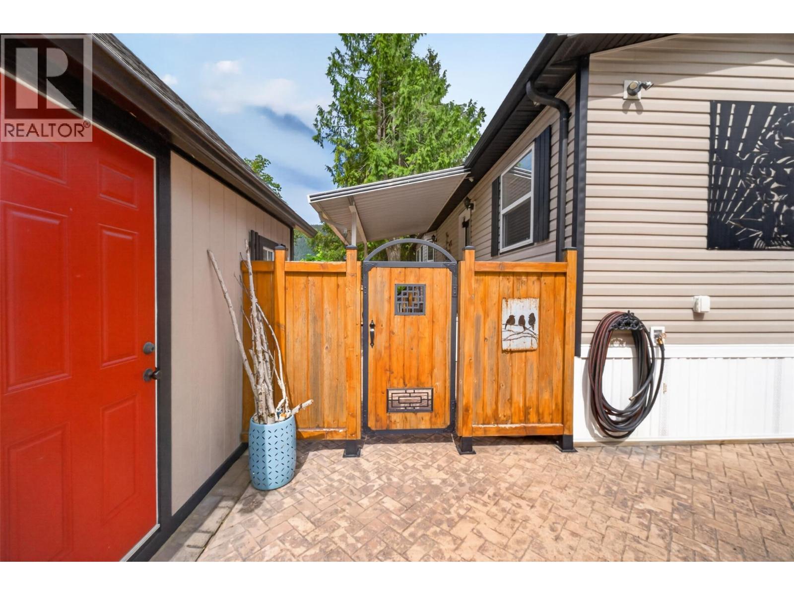 8242 Highway 97a Highway Unit# 11, Sicamous, British Columbia  V0E 2V0 - Photo 32 - 10390815