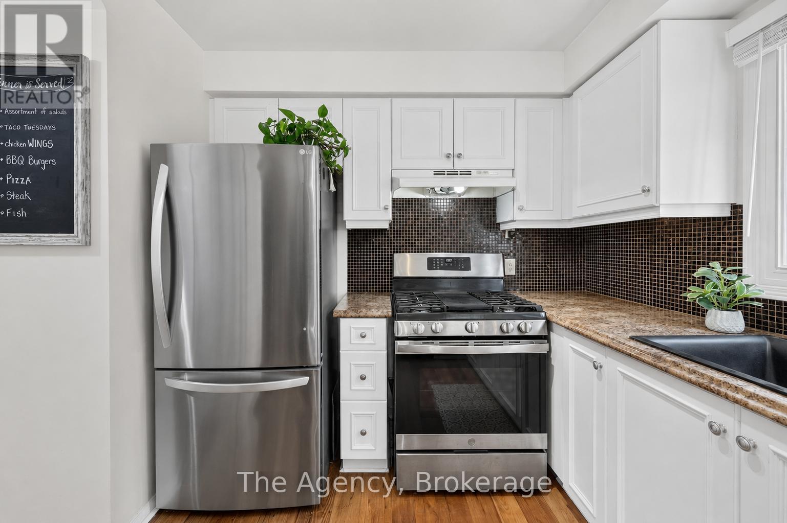 97 Shoreline Drive, Bracebridge, Ontario  P1L 1Z4 - Photo 10 - X13501500