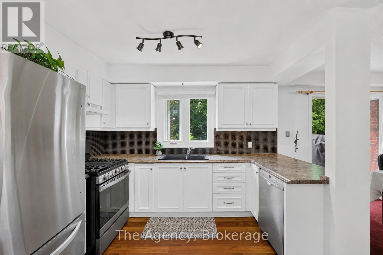 97 Shoreline Drive, Bracebridge, Ontario  P1L 1Z4 - Photo 9 - X13501500