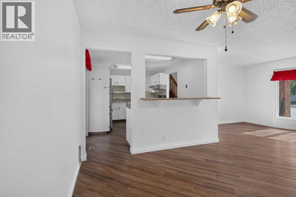 24 Mckenna Mews Se, Calgary, Alberta  T2Z 1W8 - Photo 11 - A2324963