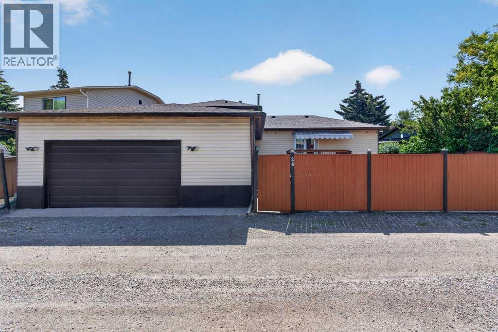 24 Mckenna Mews Se, Calgary, Alberta  T2Z 1W8 - Photo 32 - A2324963
