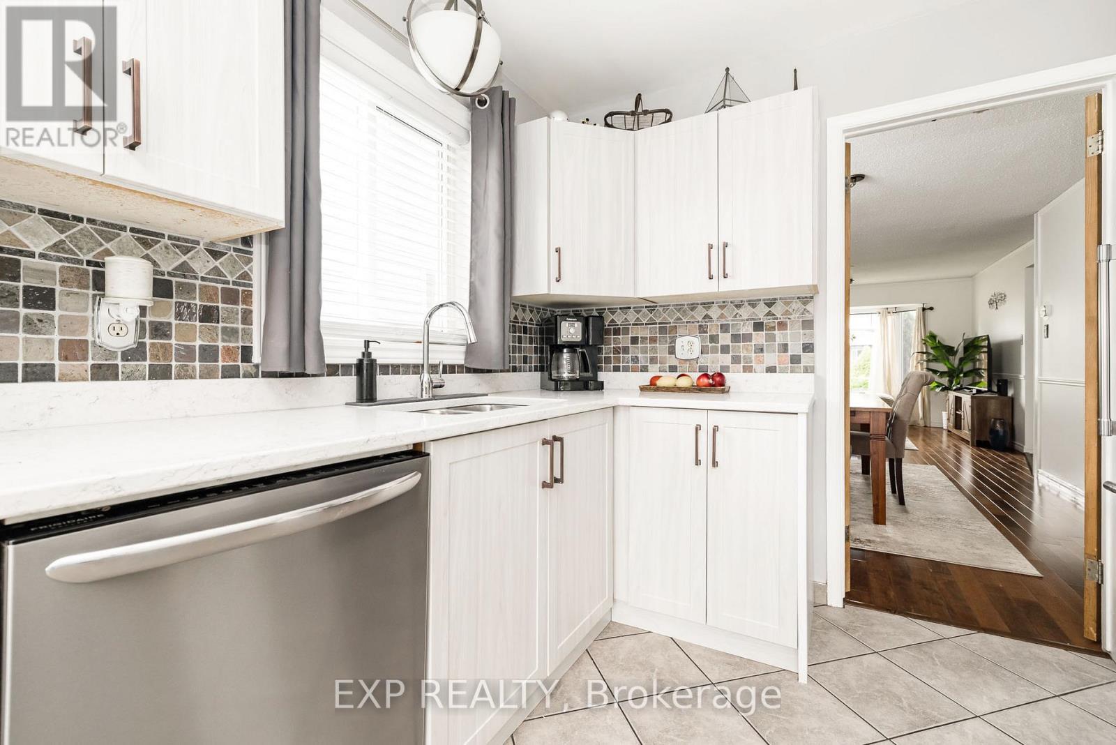 26 Vesta Street, Ottawa, Ontario  K2J 3Y9 - Photo 12 - X13501414