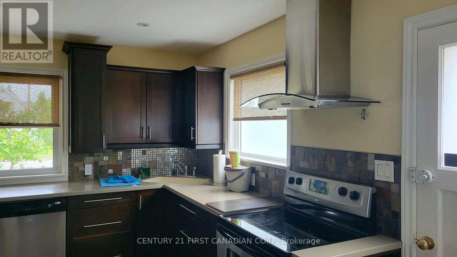 49 Woodward Avenue, London North, Ontario  N6H 2G6 - Photo 3 - X13500574
